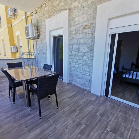 Apartment Damir Pola Esterno foto